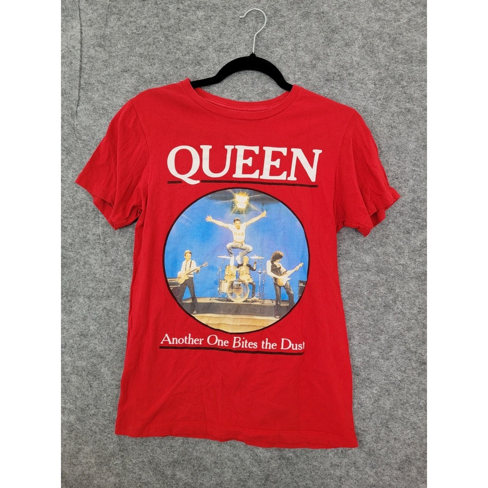 QUEEN OFFICIAL MERCHANDISE T-SHIRT Small Another One Bites The Dust Red Freddie